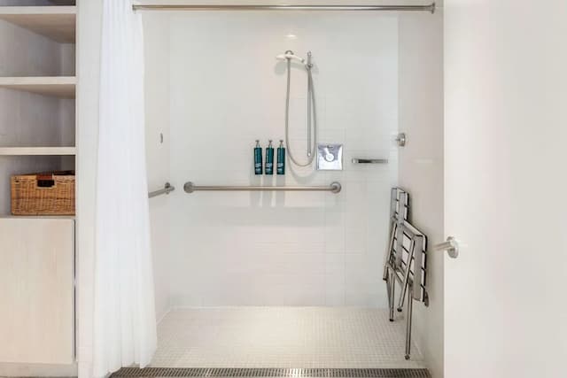 ヒルトン バケーション クラブ ザ モダン ホノルル-ルーム クイーンベッド 1 台 シティビュー (Roll-In Shower, Balcony)-7