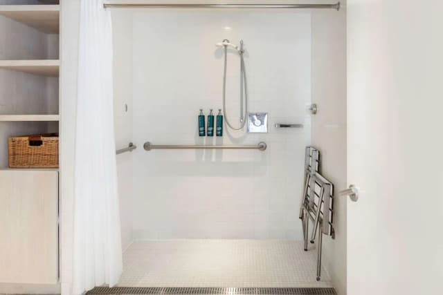 Hilton Vacation Club The Modern Honolulu-客房, 1 间卧室 (Roll-In Shower, Oceanfront)-6