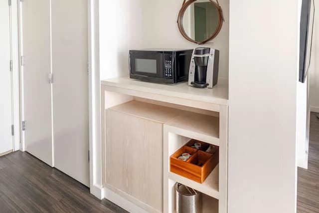 ヒルトン バケーション クラブ ザ モダン ホノルル-スタジオ キングベッド 1 台 バルコニー パーシャル オーシャン ビュー-2