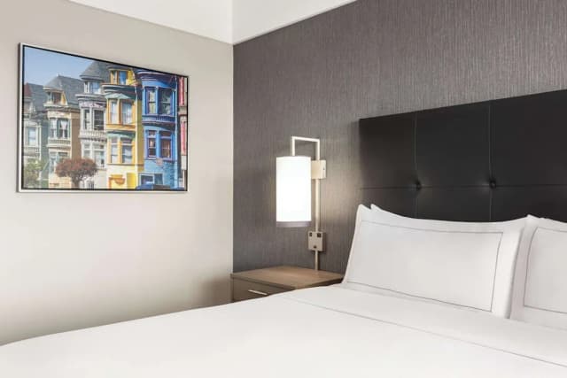 Hilton San Francisco Financial District-Premium Room, 1 King Bed-4