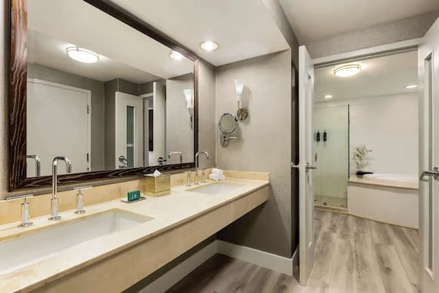 ヒルトン サンフランシスコ フィナンシャル ディストリクト-プレジデンシャル スイート キングベッド 1 台 バルコニー シティビュー-6