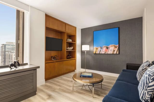 Hilton San Francisco Financial District-Junior Suite, 1 King Bed, City View-4