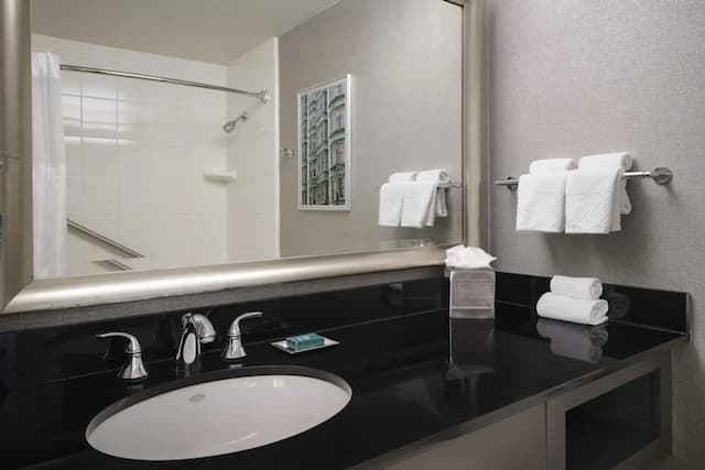 ヒルトン サンフランシスコ フィナンシャル ディストリクト-ルーム キングベッド 1 台-6