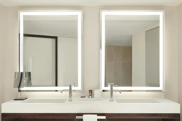 Conrad New York Downtown-Luxury Suite, 1 King Bed, Corner-4