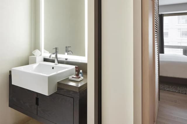 Conrad New York Downtown-Luxury Suite, 1 King Bed, Corner-5