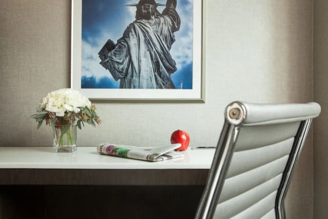 Park Central Hotel New York-Deluxe Room, 2 Queen Beds-4