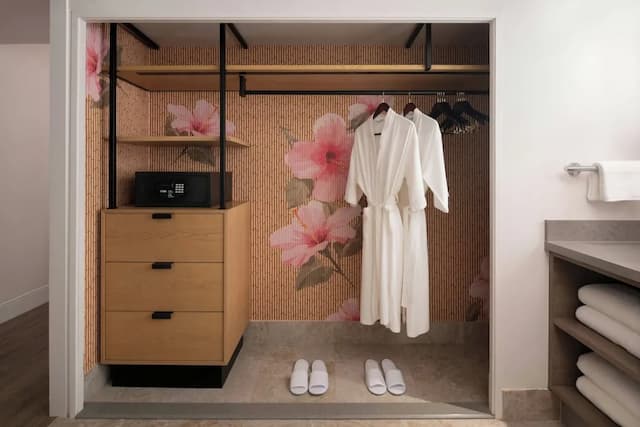 The Ritz-Carlton O‘ahu, Turtle Bay-Room, 1 King Bed with Sofa bed, Lanai, Ocean View-3