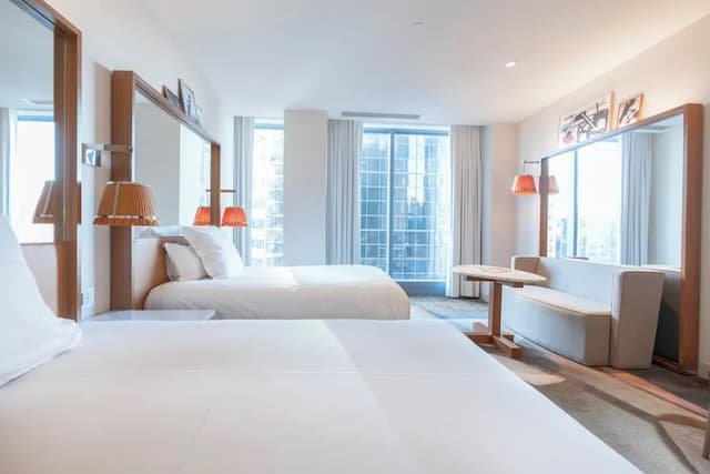 ロッテ ホテル シアトル-デラックス ルーム クイーンベッド 2 台 車椅子で利用可能なシャワー シティビュー-2