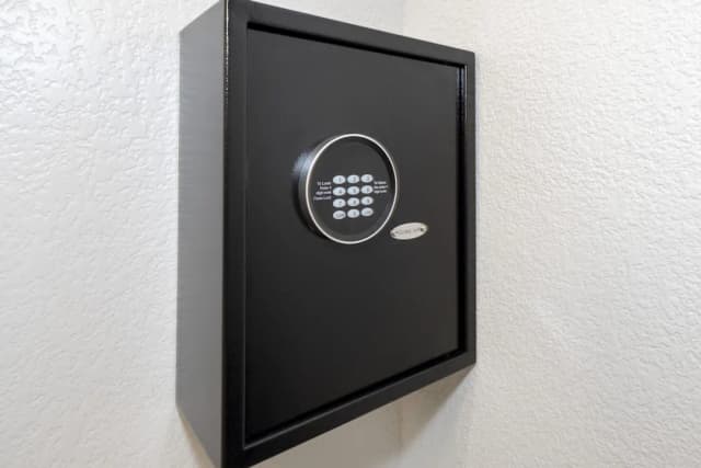 Hotel Saint Clair- Magnificent Mile-Superior Room, 1 King Bed (Smoke Free)-5