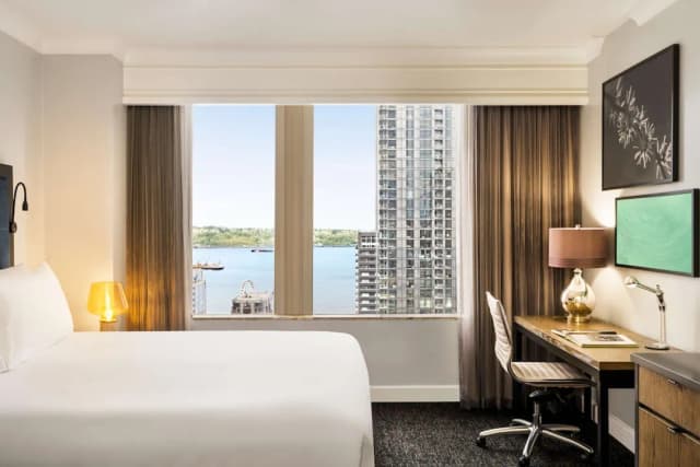 힐튼 모티프 시애틀-룸, 킹사이즈침대 1개 (Water View)-5