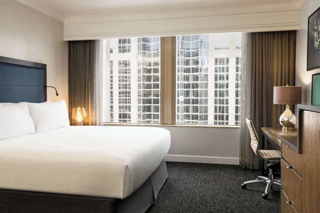 힐튼 모티프 시애틀-룸, 킹사이즈침대 1개 (Skyline View)-7