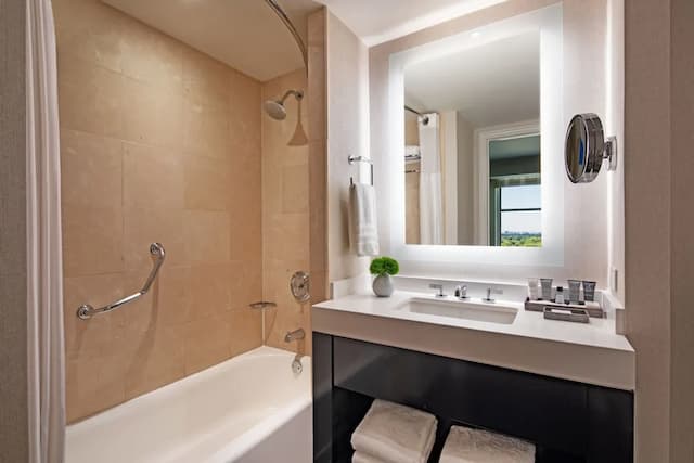 JW Marriott Essex House New York-客房, 1 张特大床, 公园景观-5