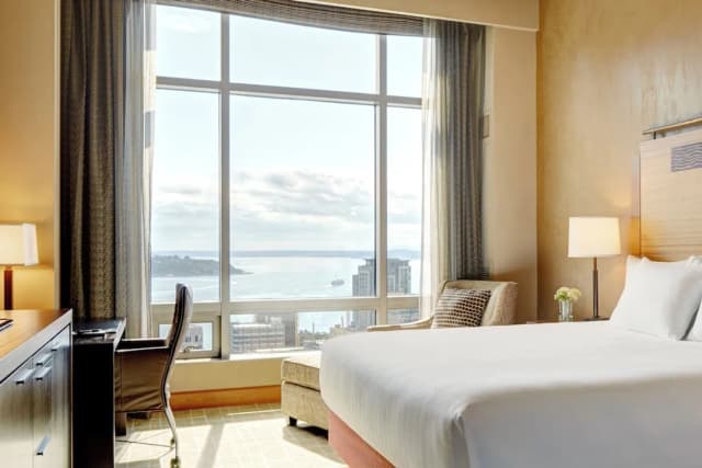 Grand Hyatt Seattle-Room, 1 King Bed, Bay View-4