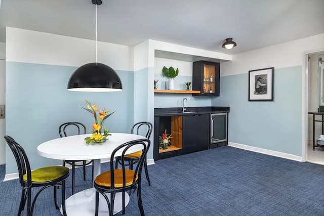 歐文酒店-套房, 1 張特大雙人床及 1 張梳化床, 海景-3