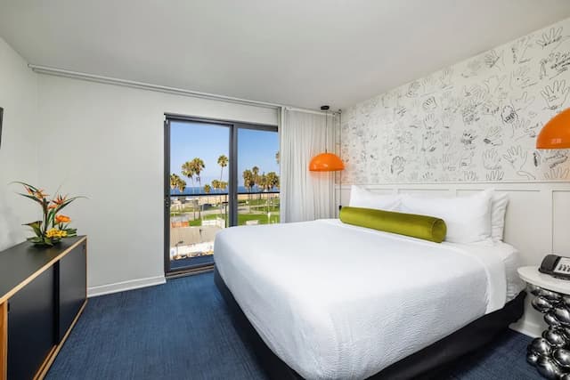 歐文酒店-套房, 1 張特大雙人床及 1 張梳化床, 海景-7