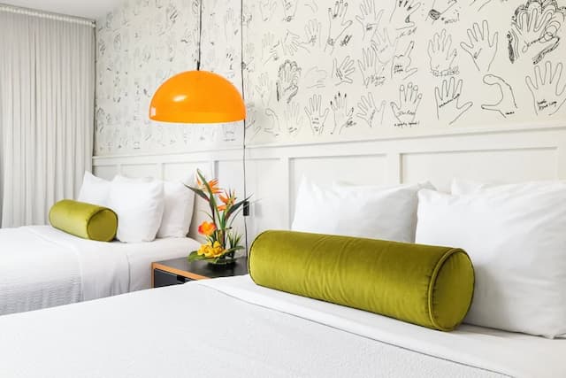 歐文酒店-客房, 2 張加大雙人床, 城市景 (Accessible)-1