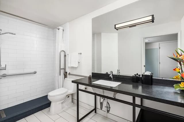 歐文酒店-客房, 2 張加大雙人床, 城市景 (Accessible)-5