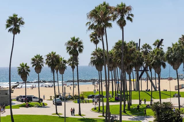 歐文酒店-客房, 1 張特大雙人床, 部分海景-1