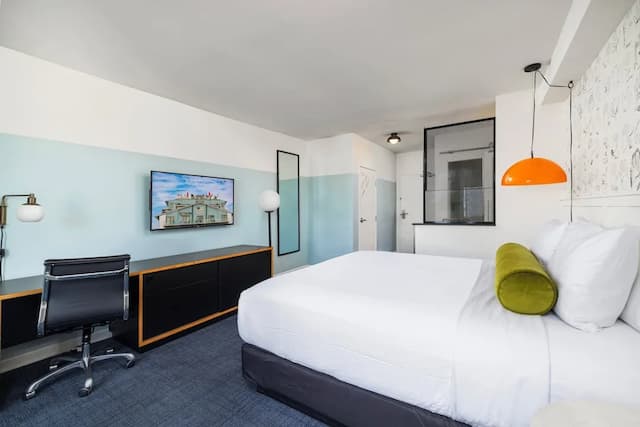 歐文酒店-客房, 1 張特大雙人床, 部分海景-3