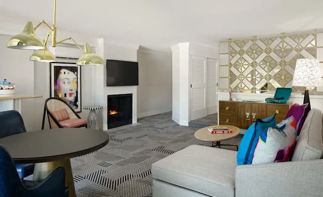 ル パルク アット メルローズ-シグネチャー スイート キングベッド 1 台ソファーベッド付き バルコニー (Top Floor)-6