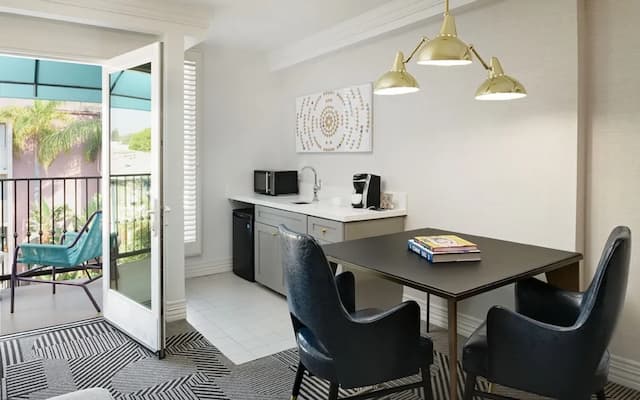 ル パルク アット メルローズ-プレミア スイート キングベッド 1 台ソファーベッド付き バルコニー-8