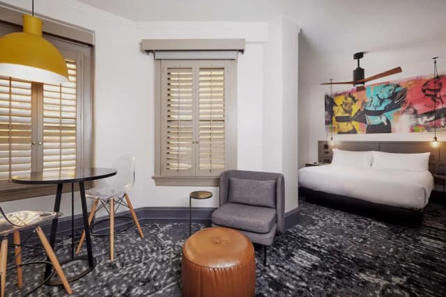 三藩市巴恩斯酒店 (希爾頓啟繽精選酒店)-豪華客房, 1 張特大雙人床-1