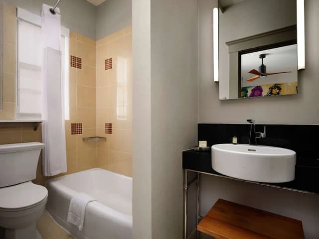 三藩市巴恩斯酒店 (希爾頓啟繽精選酒店)-普通套房, 1 張特大雙人床-4