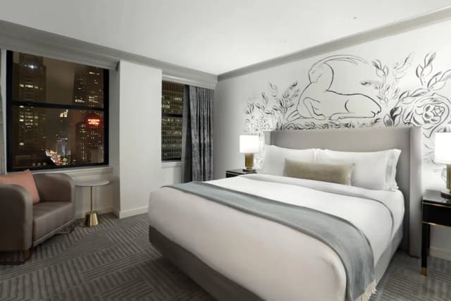The Gwen, a Luxury Collection Hotel, Michigan Avenue Chicago-Deluxe Room, 1 King Bed-1