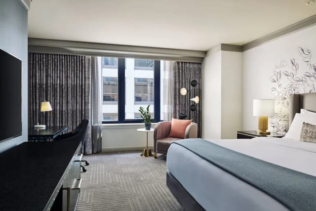 The Gwen, a Luxury Collection Hotel, Michigan Avenue Chicago-Deluxe Room, 1 King Bed-2
