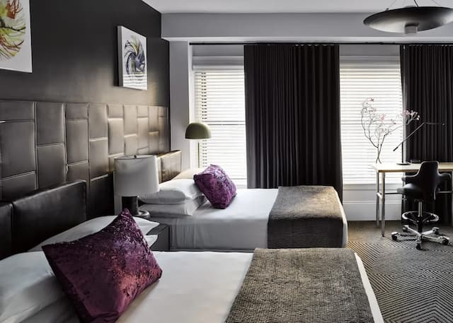 舊金山齊柏林飯店-極品客房, 2 張加大雙人床, 聽障無障礙空間 (Mobility/Hearing, Roll-in Shower)-1