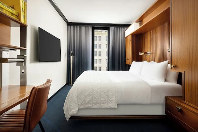 紐約中央公園萬豪艾美酒店-經典客房, 1 張特大雙人床-1