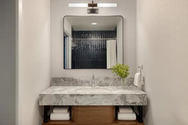 Kimpton Hotel Monaco Seattle by IHG-Premium Room, 1 King Bed (Spa)-2