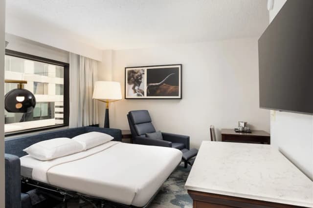 ダブルツリー バイ ヒルトン ヒューストン メディカル センター ホテル & スイーツ-ジュニア ルーム キングベッド 1 台 キッチン-6