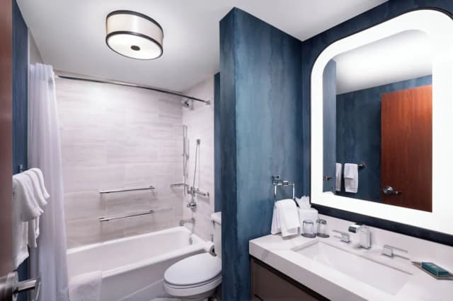 ダブルツリー バイ ヒルトン ヒューストン メディカル センター ホテル & スイーツ-スイート ベッド (複数台) キッチン-9