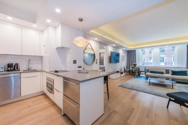 倫巴第大飯店-套房, 1 張特大雙人床-9