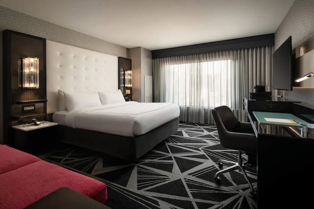 ザ クランシー、オートグラフ コレクション-ルーム キングベッド 1 台 (Mobility/Hearing Access, Roll-In Shwr)-3