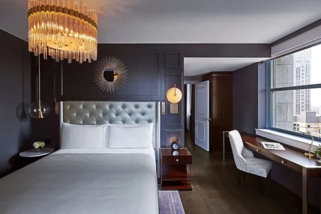 The LaSalle Chicago, Autograph Collection by Marriott-Executive Suite, 1 Bedroom (Mobility/Hearing Access, Roll-In Shwr)-2