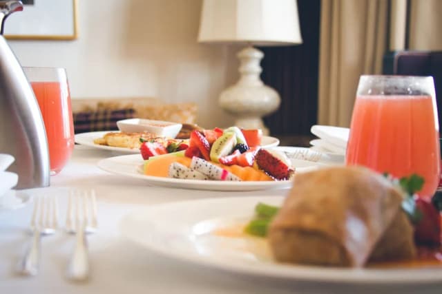 Beverly Wilshire, Beverly Hills, A Four Seasons Hotel-Signature Room, 1 King Bed, Balcony-4