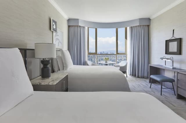 Beverly Wilshire, Beverly Hills, A Four Seasons Hotel-Signature Room, 2 Double Beds-1