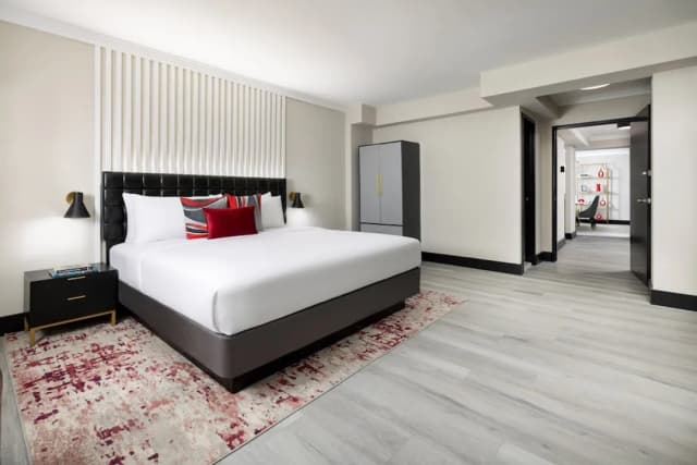 The Manhattan at Times Square Hotel-Presidential Suite, 1 King Bed (Manhattan Floor)-12