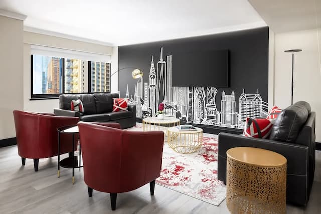 曼哈頓時代廣場酒店-套房, 1 張特大雙人床 (Living & Dining Area Manhattan Floor)-7