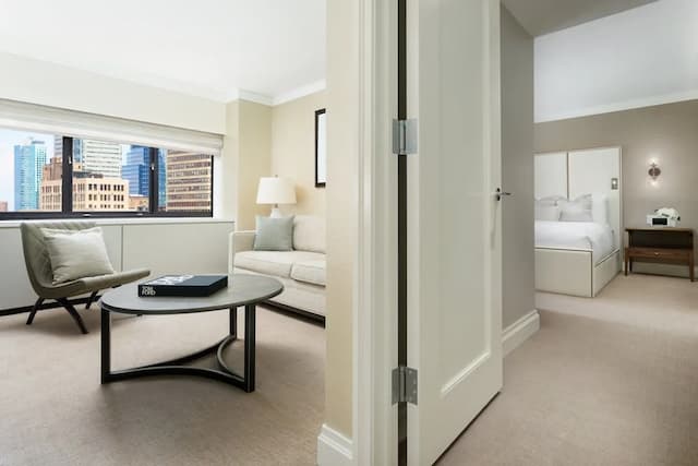 曼哈頓時代廣場酒店-套房, 1 張特大雙人床 (Living Area Manhattan Floor)-9