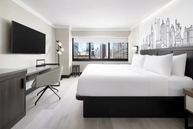 The Manhattan at Times Square Hotel-Premium Room, 1 King Bed-6
