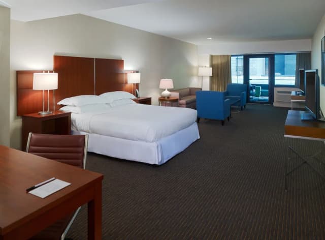 The Manhattan at Times Square Hotel-Suite, 1 King Bed, Balcony-3