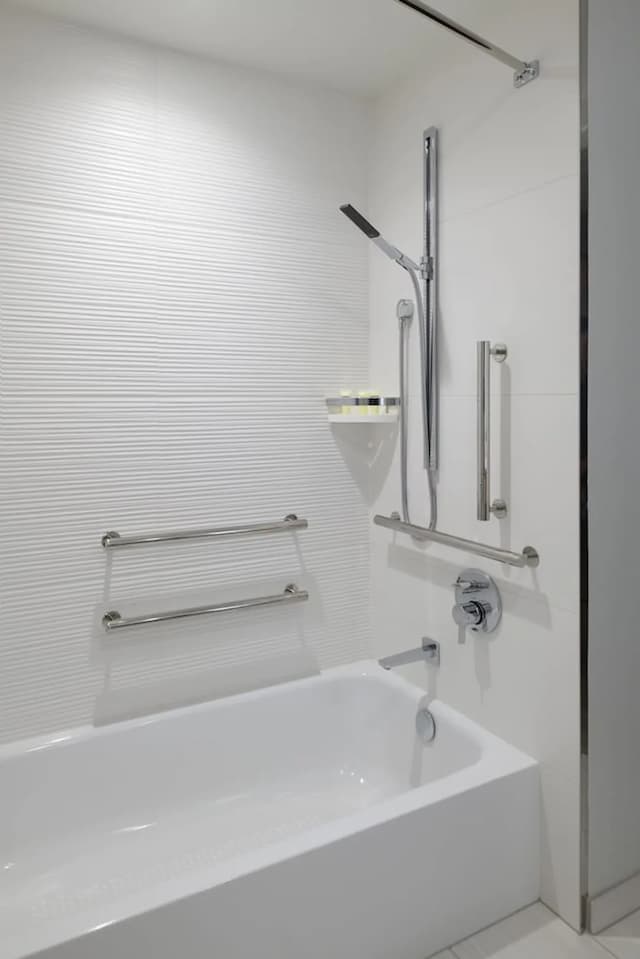 西雅圖 Astra 飯店, 萬豪 A Tribute Portfolio 飯店, South Lake Union-客房, 1 張特大雙人床 (Mobility Accessible, Tub)-8