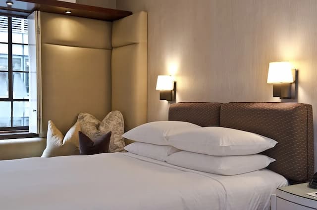 City Club Hotel-Luxury Double Room, 2 Double Beds-1