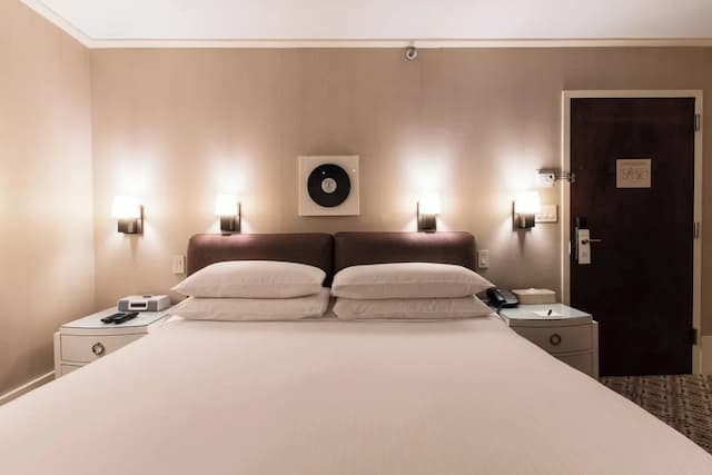 City Club Hotel-Duplex, 1 King Bed-6