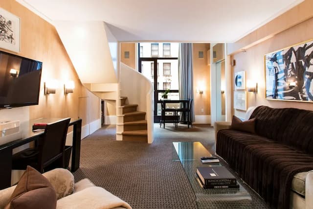 City Club Hotel-Duplex, 1 King Bed-1