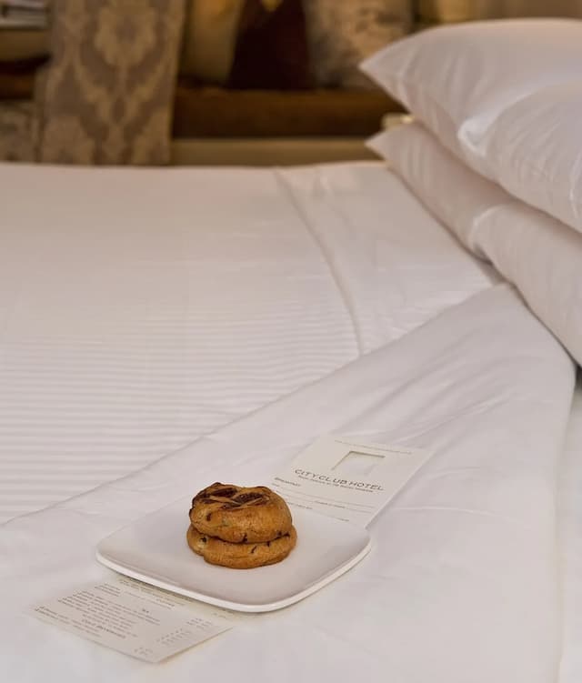 City Club Hotel-Luxury Room, 1 Queen Bed-3