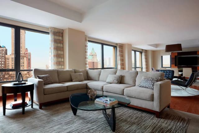 紐約布魯克林橋萬豪酒店-總統套房, 1 張特大雙人床及 1 張梳化床-1